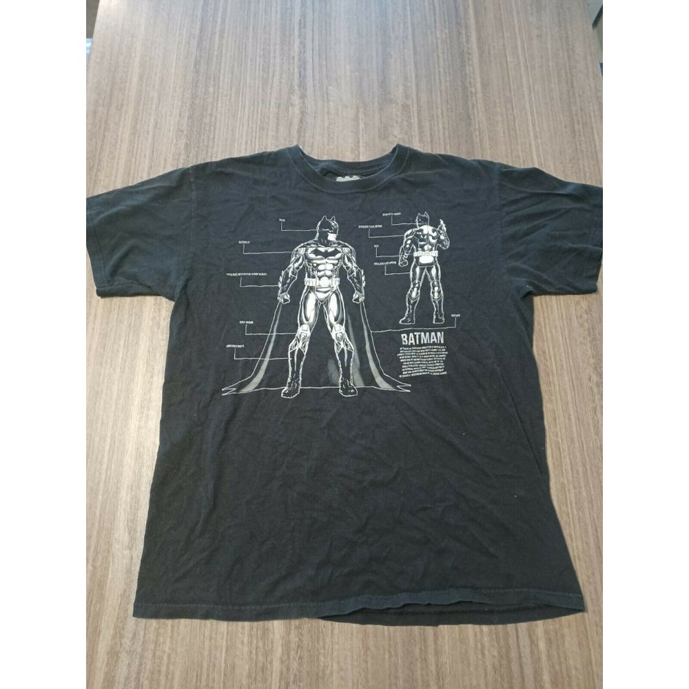 Batman Suit Design Short Sleeve Graphic T-Shirt Men's Size L